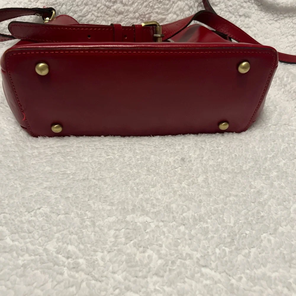 Elegant Red Leather Handbag - Picture 5 of 7